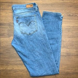 🌿3/$20 Levi’s Light Wash Demi Curve Jeans